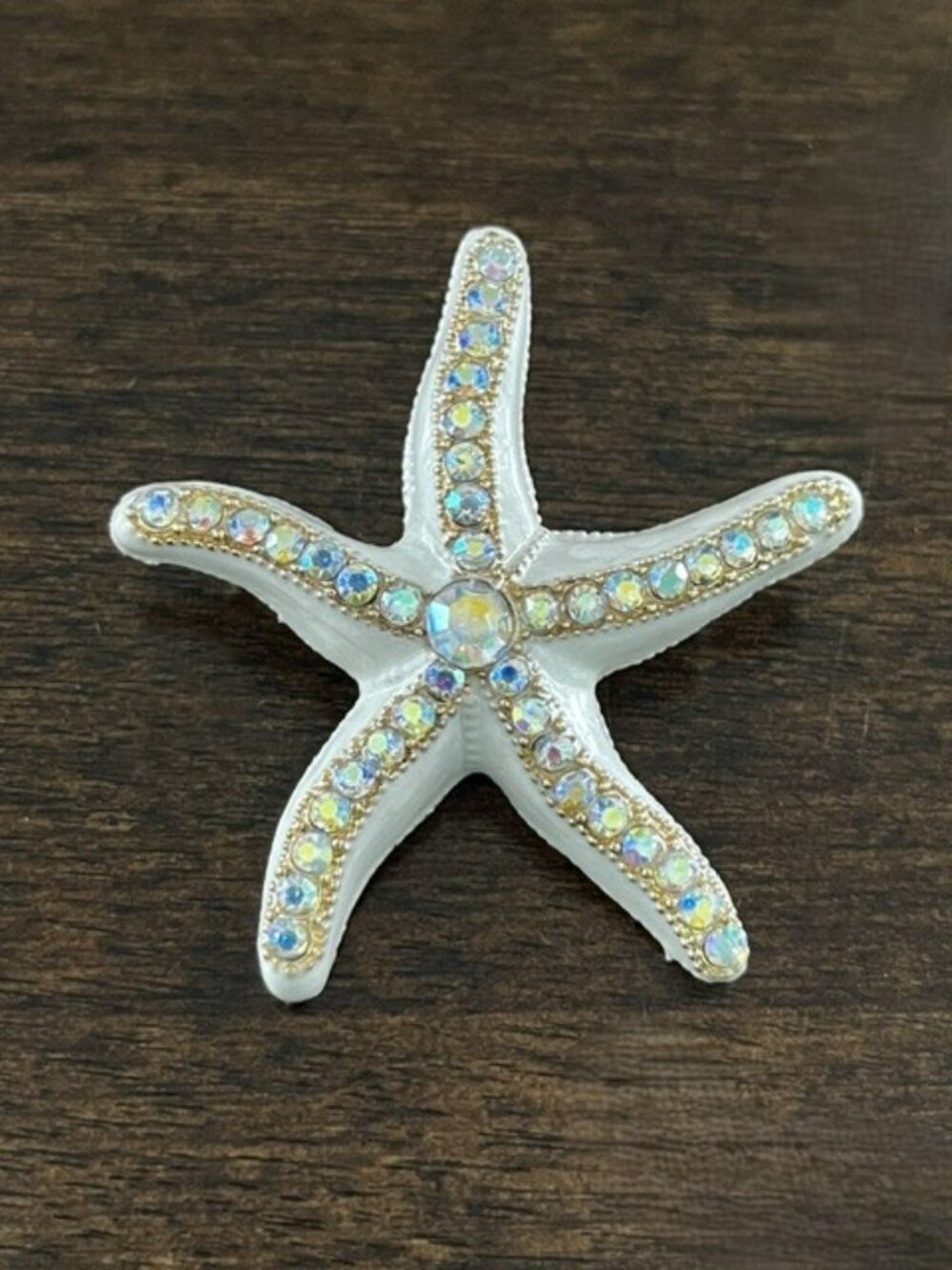Starfish Brooch White Enamel Rhinestone Sparkle Beachy Coastal NWOT - Picture 2 of 4